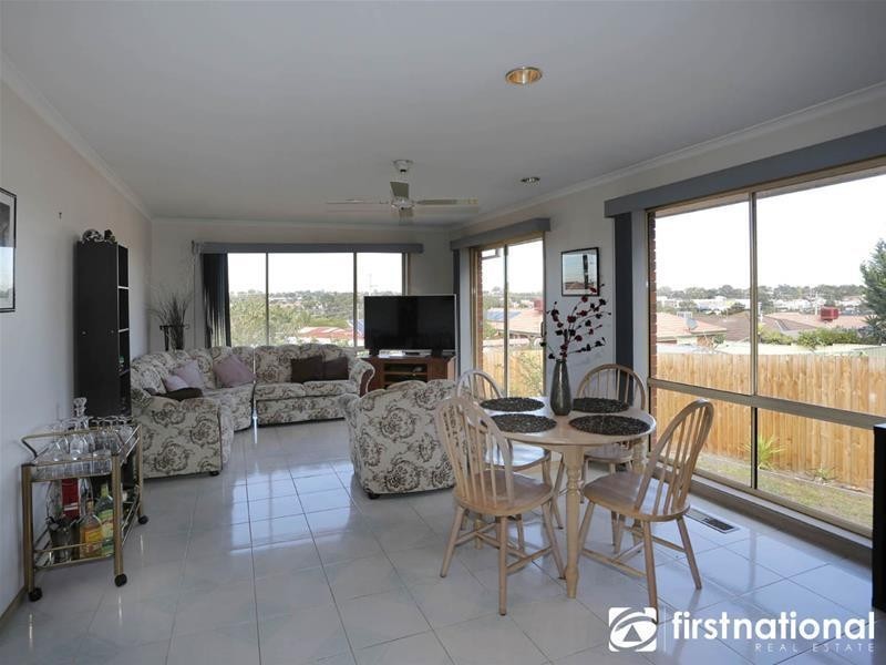 12 Lauren Drive, Hampton Park VIC 3976