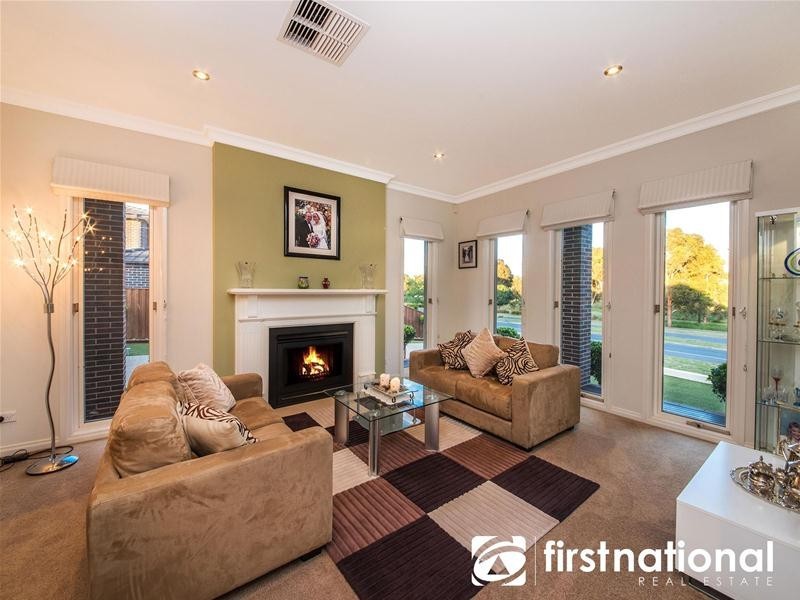 41 Bryn Mawr Boulevard, Berwick VIC 3806