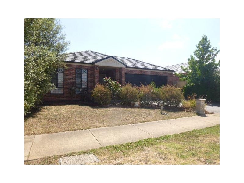 10 Barwon Drive, Pakenham VIC 3810