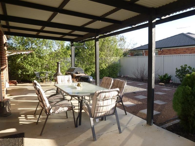 10 Barwon Drive, Pakenham VIC 3810