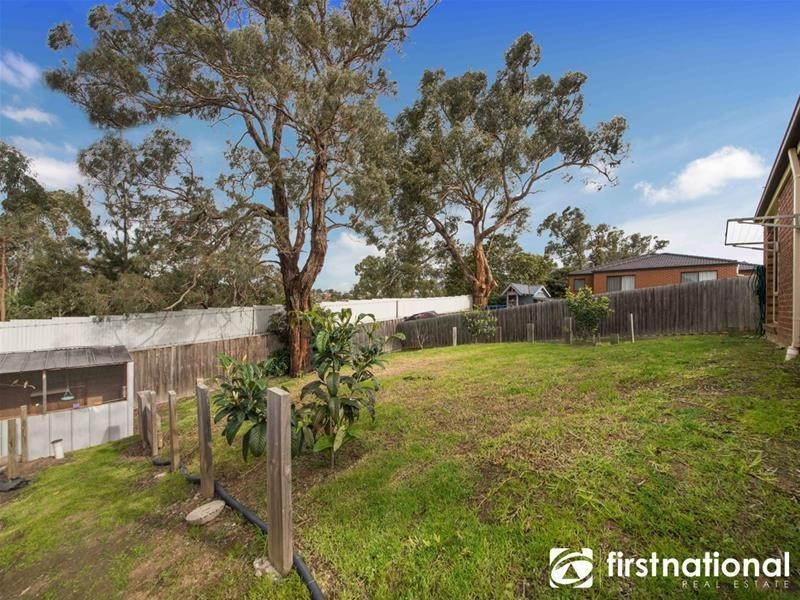 33 Ash Crescent, Pakenham VIC 3810