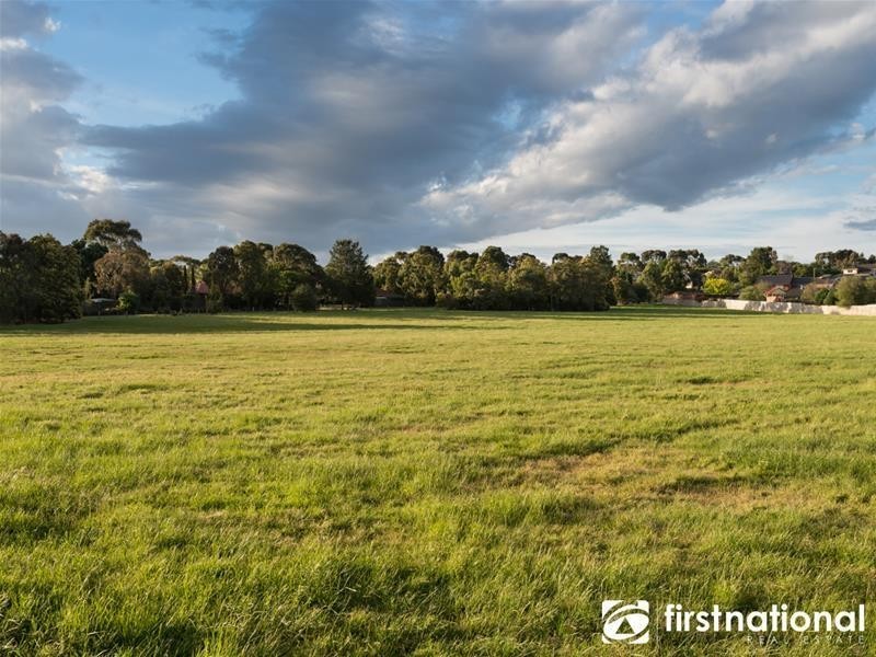 126 Avebury Drive, Berwick VIC 3806