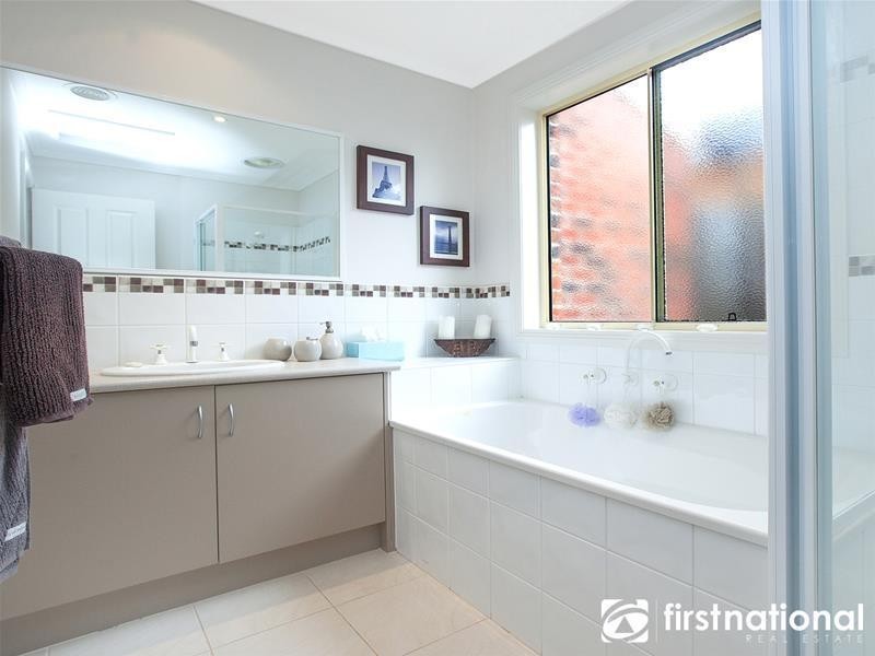 53 Tuscany Rise, Pakenham VIC 3810