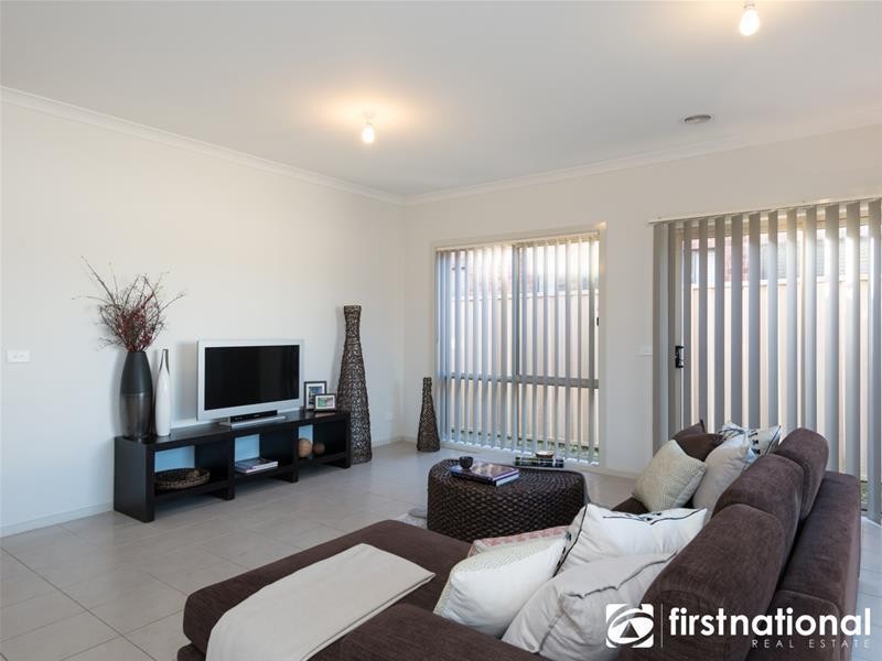 12 Ashford Drive, Pakenham VIC 3810