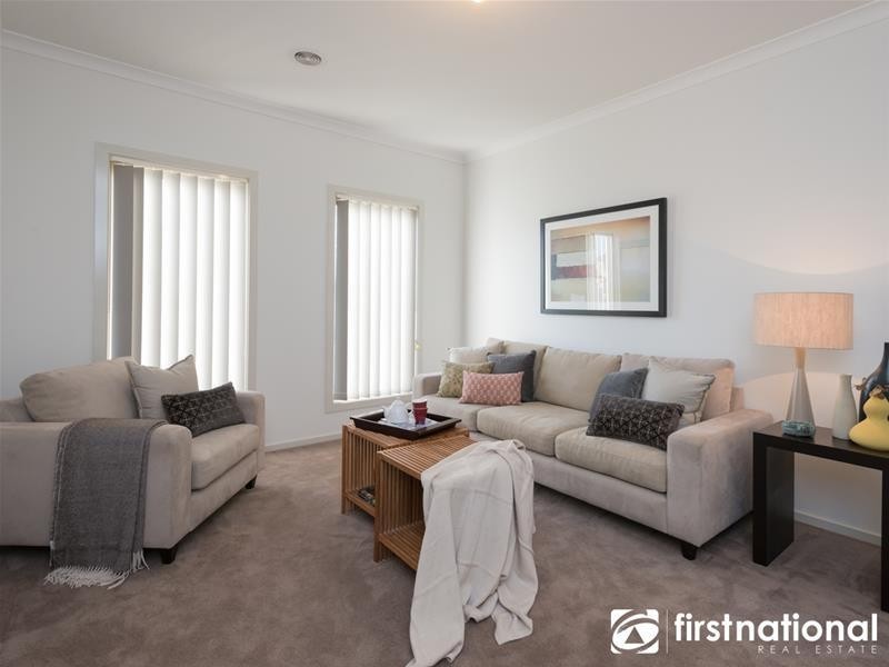 12 Ashford Drive, Pakenham VIC 3810