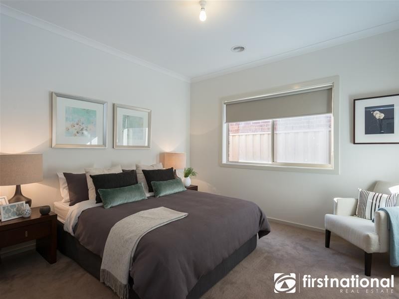 12 Ashford Drive, Pakenham VIC 3810