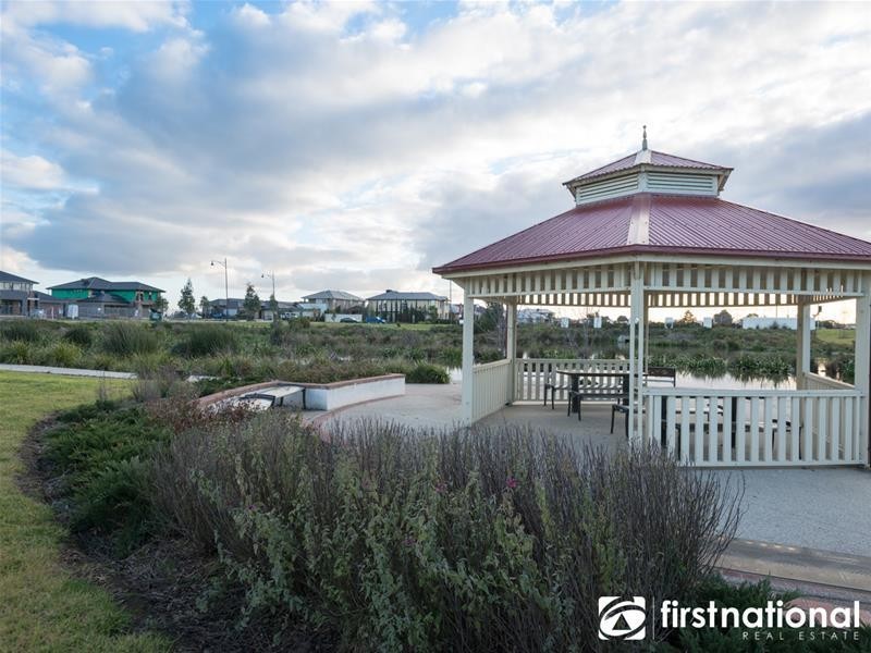 12 Ashford Drive, Pakenham VIC 3810