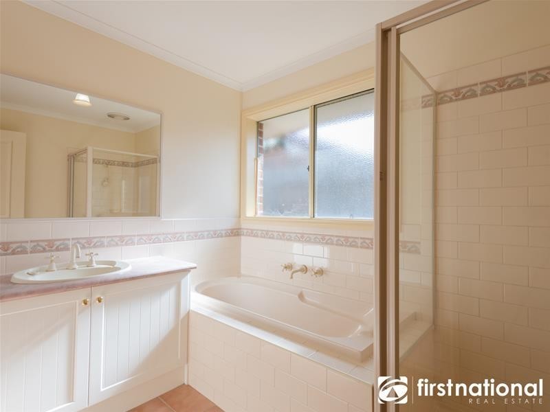 5 Justin Place, Pakenham VIC 3810