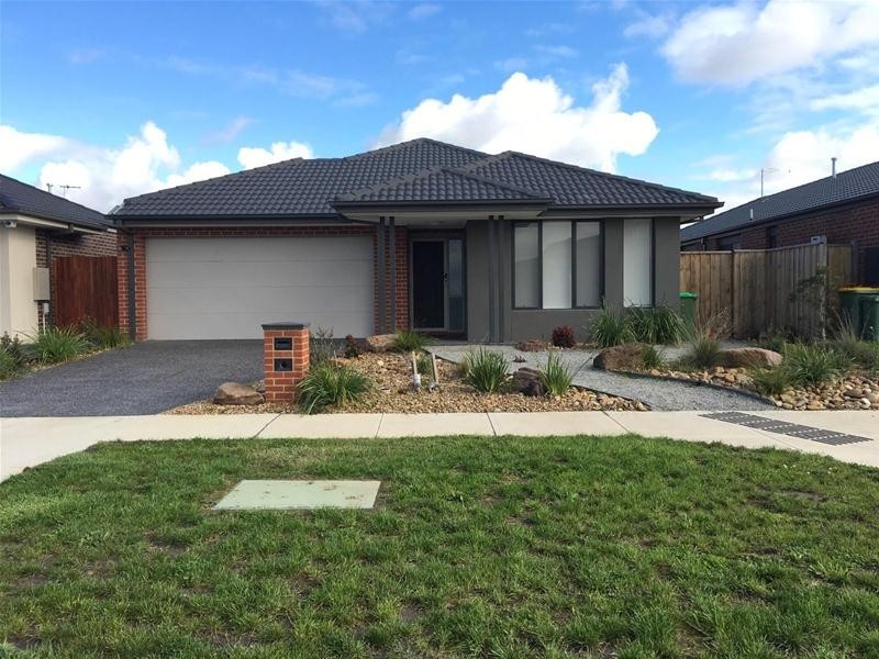 9 Manhattan Drive, Officer VIC 3809