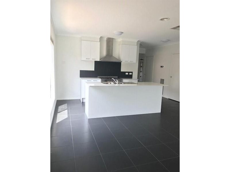 9 Manhattan Drive, Officer VIC 3809