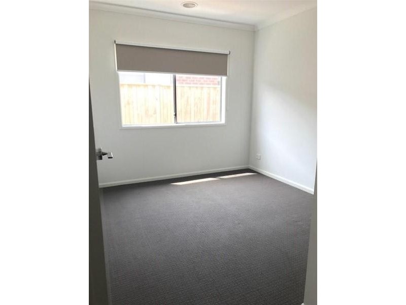 9 Manhattan Drive, Officer VIC 3809