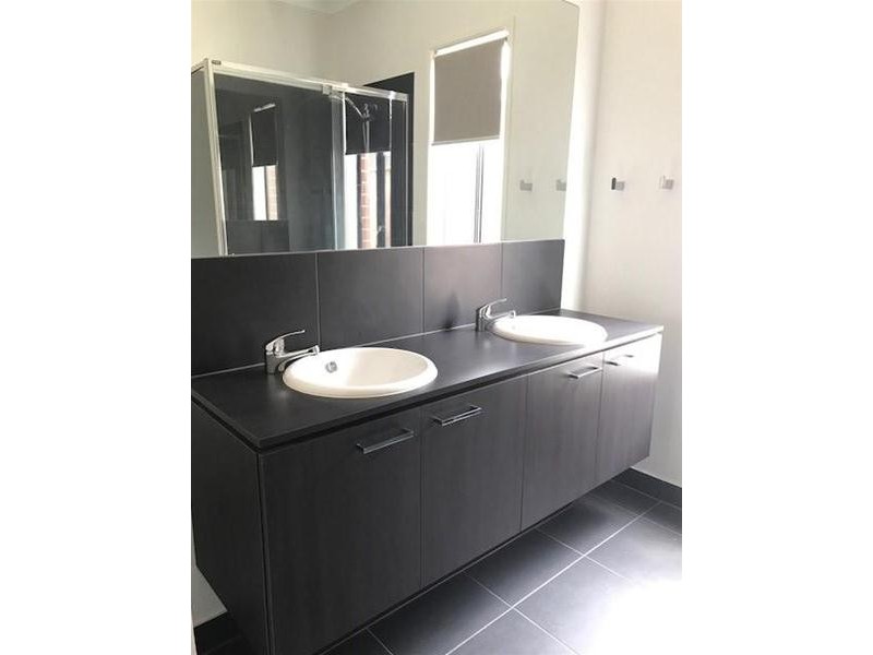 9 Manhattan Drive, Officer VIC 3809