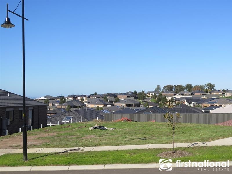 4 Ontario Drive, Pakenham VIC 3810