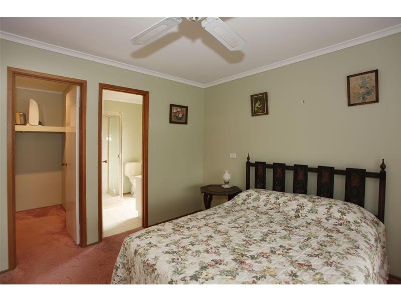 9 Tally Court, Berwick VIC 3806