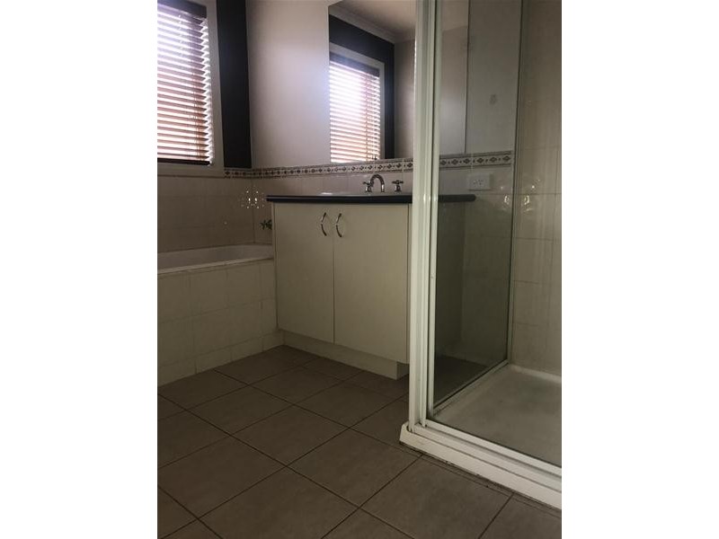 1 Grand Arch Way, Berwick VIC 3806