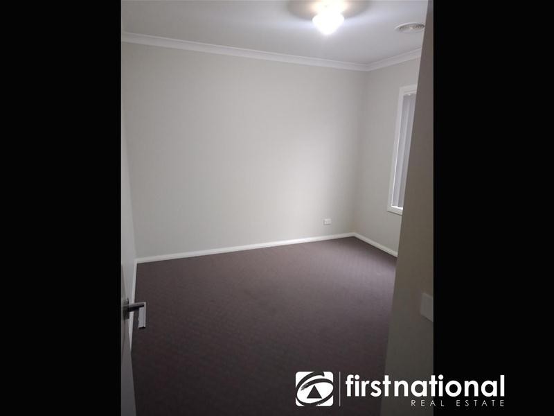 37 Moore Mews, Pakenham VIC 3810