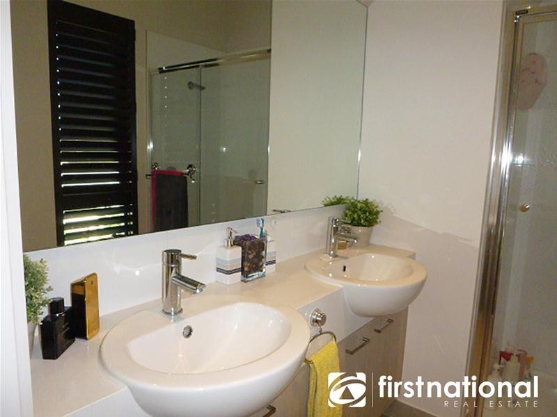 47 Arbourlea Boulevard, Cranbourne North VIC 3977