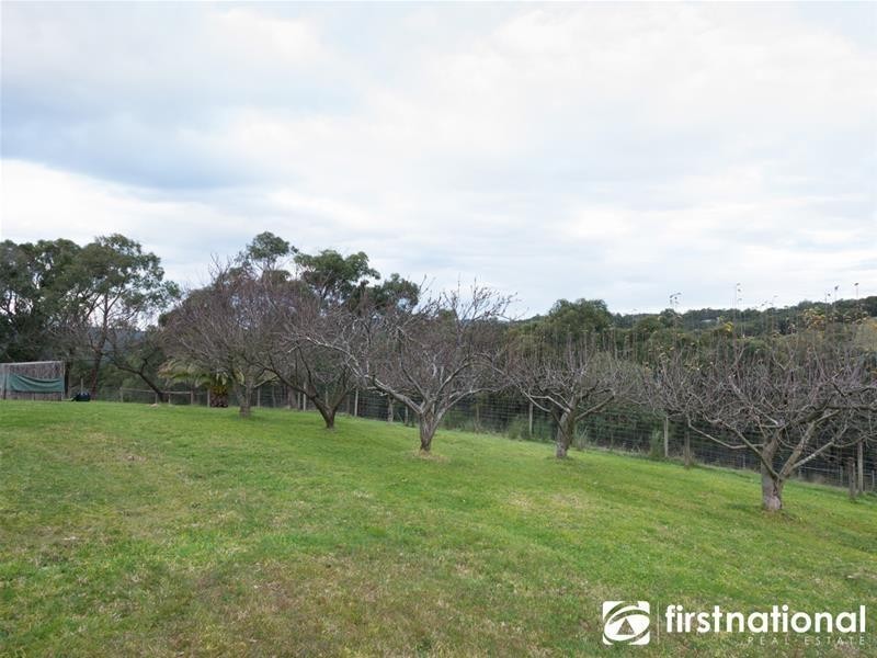 95 Bimbimbie Drive, Dewhurst VIC 3808