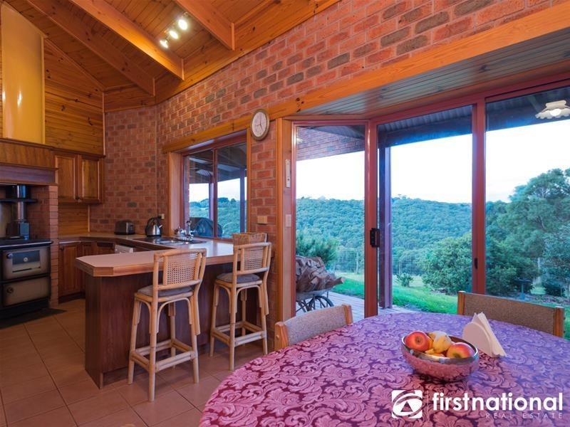 95 Bimbimbie Drive, Dewhurst VIC 3808