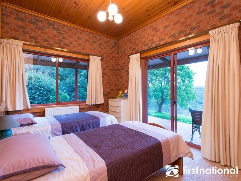 95 Bimbimbie Drive, Dewhurst VIC 3808