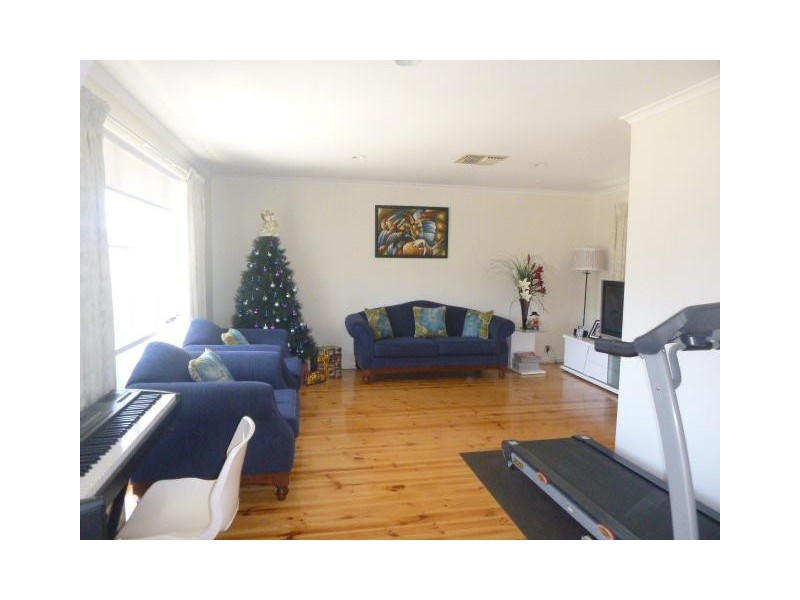 24 Glenburn Drive, Hallam VIC 3803