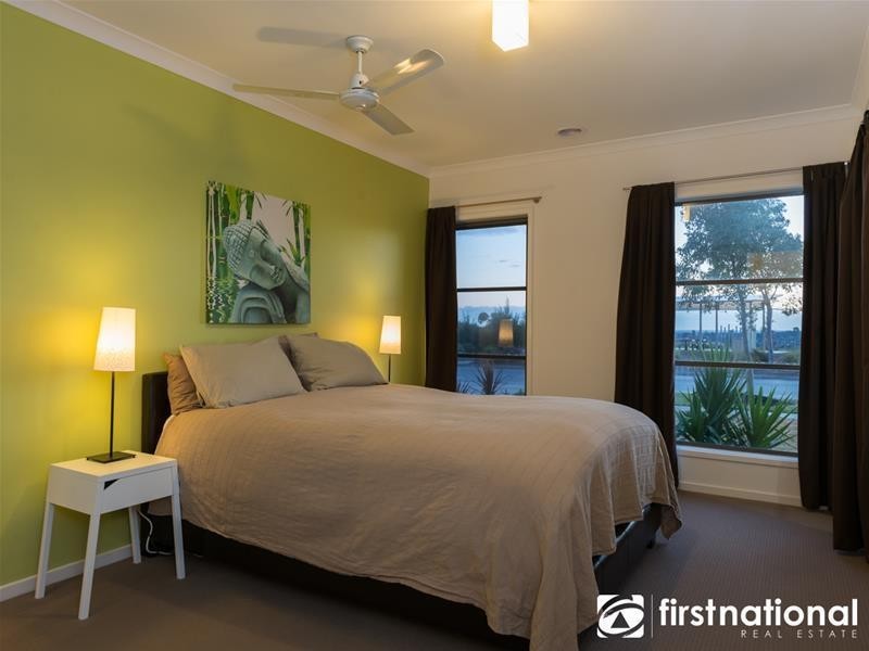 30 Waterside Drive, Pakenham VIC 3810