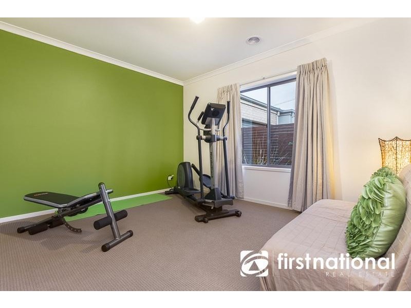 30 Waterside Drive, Pakenham VIC 3810