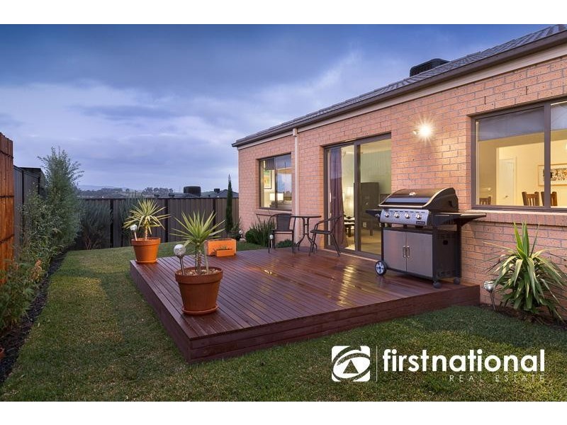 30 Waterside Drive, Pakenham VIC 3810