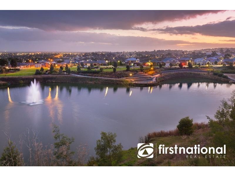 30 Waterside Drive, Pakenham VIC 3810