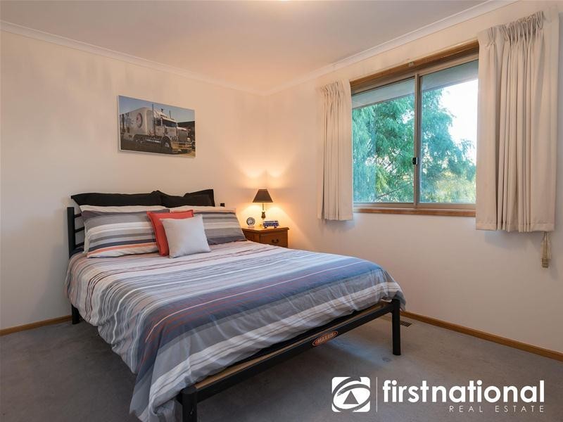 24 Balmain  Drive, Berwick VIC 3806