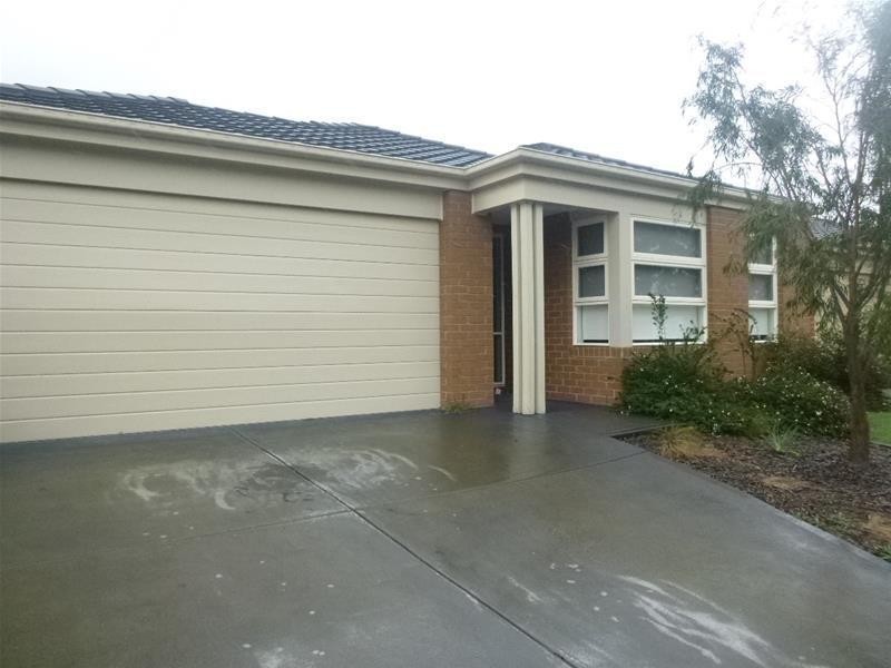 3 Cranbrook Circuit, Officer VIC 3809