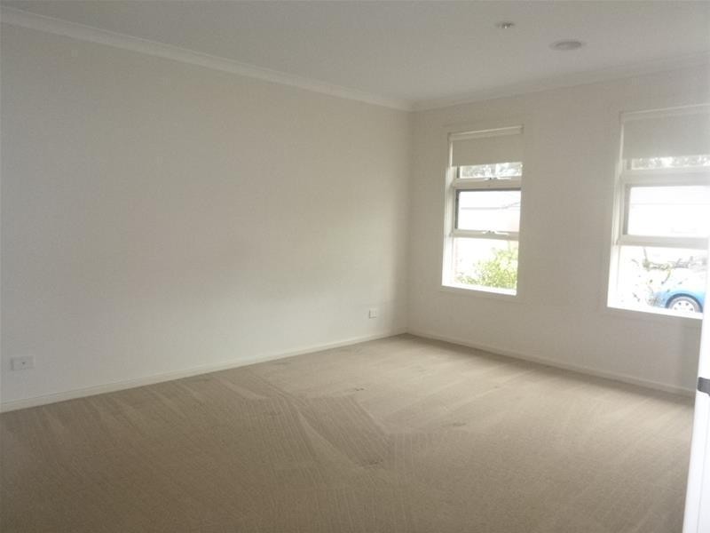 3 Cranbrook Circuit, Officer VIC 3809