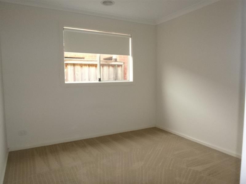 3 Cranbrook Circuit, Officer VIC 3809