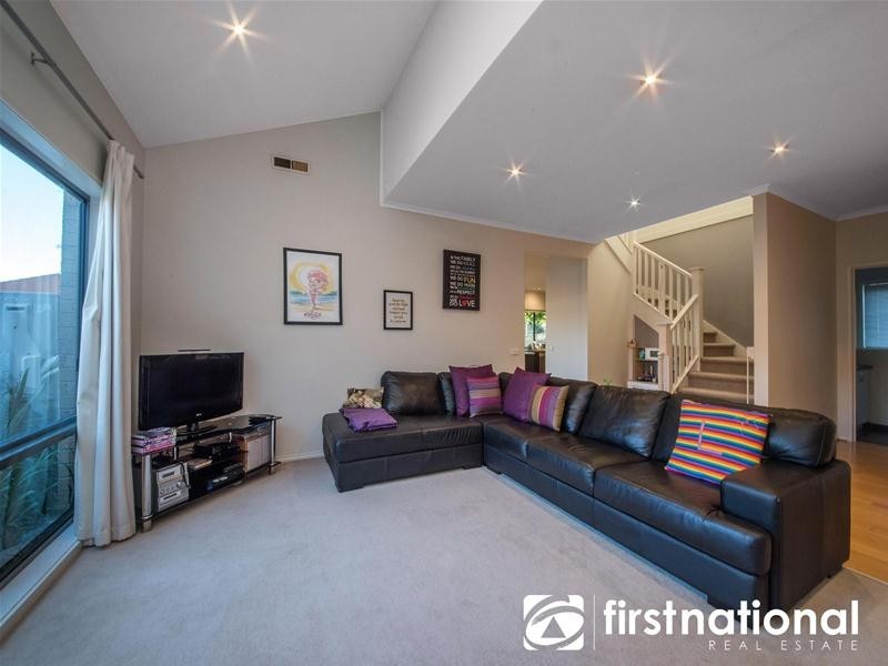 24 Flinders Chase, Pakenham VIC 3810