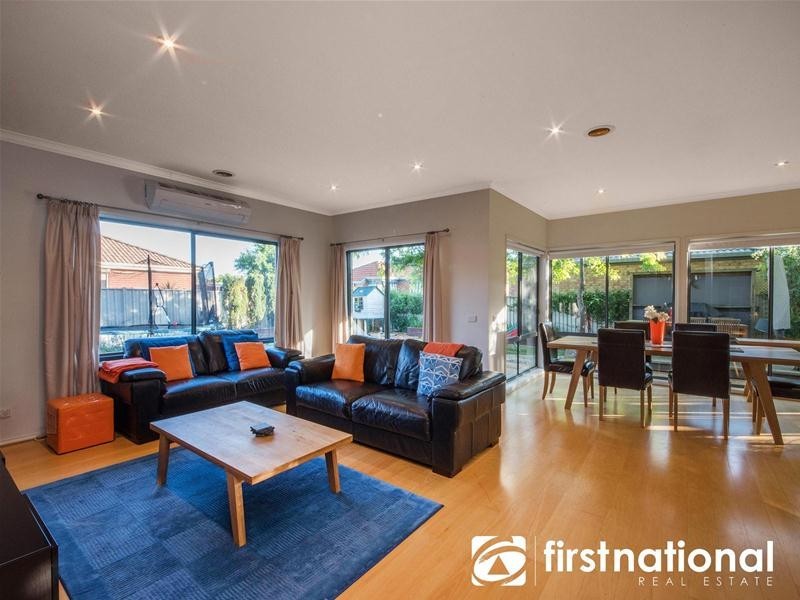 24 Flinders Chase, Pakenham VIC 3810