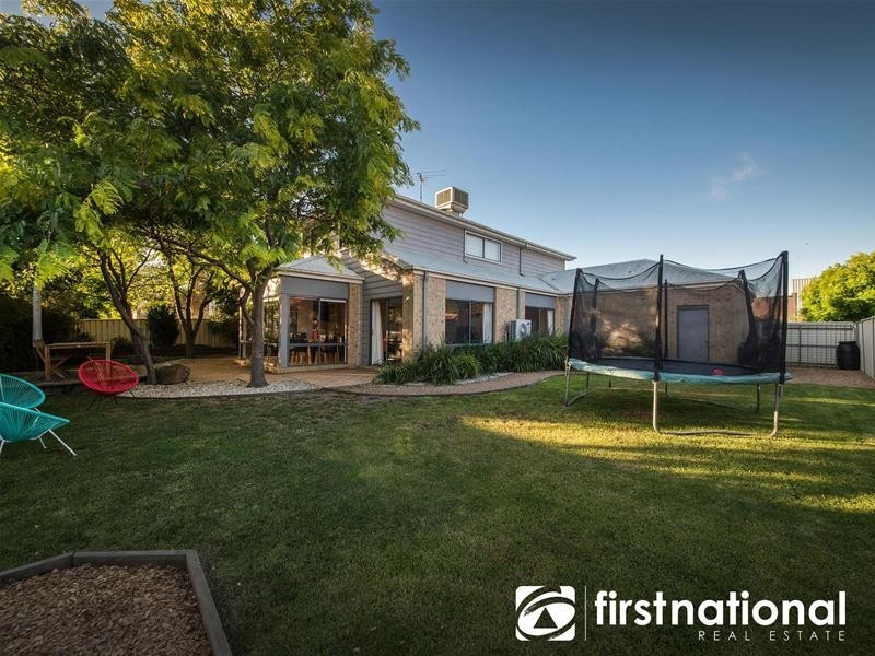 24 Flinders Chase, Pakenham VIC 3810