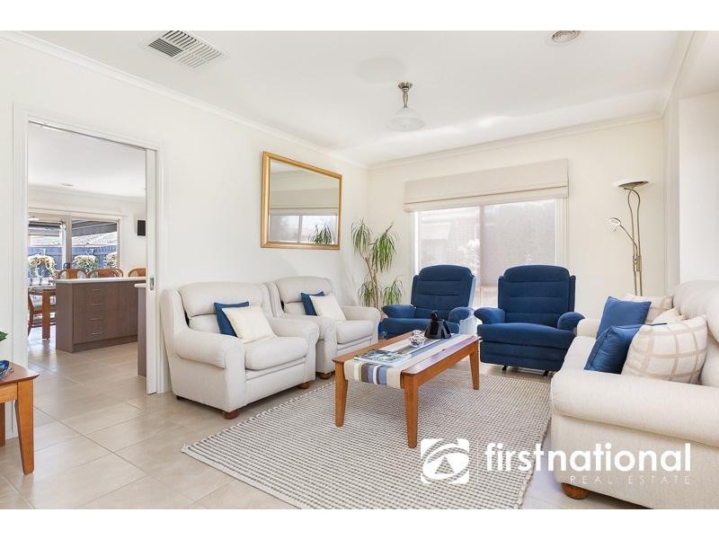 1 27-29 Rogers Street, Pakenham VIC 3810