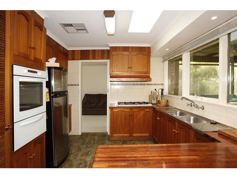 17 Harkaway Road, Berwick VIC 3806