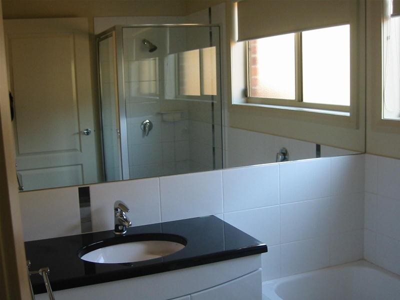 22 Hammerwood Green, Officer VIC 3809