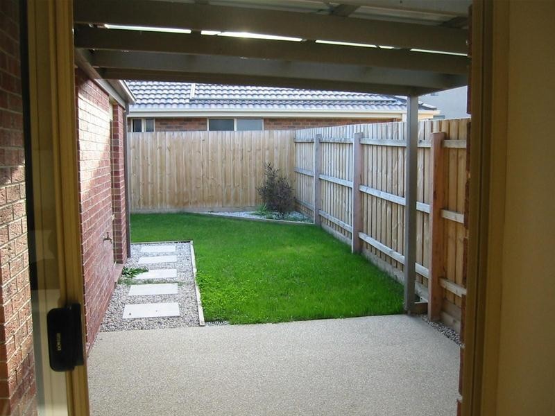 22 Hammerwood Green, Officer VIC 3809