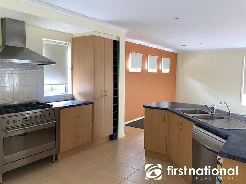 4 Latrobe Avenue, Pakenham VIC 3810