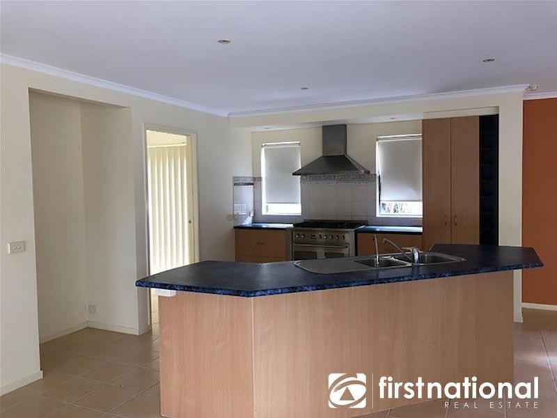 4 Latrobe Avenue, Pakenham VIC 3810