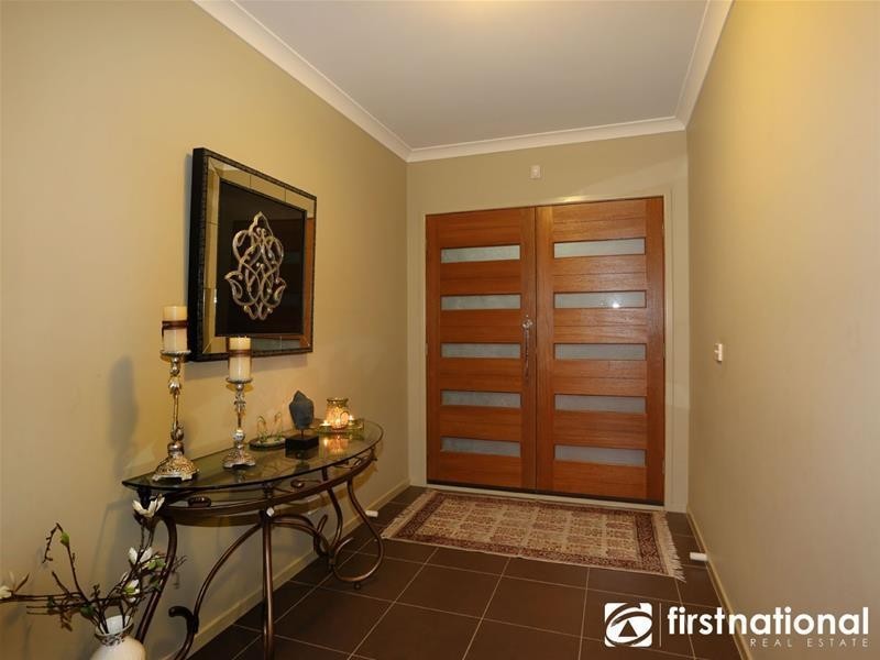 24 Perry Circuit, Cranbourne North VIC 3977