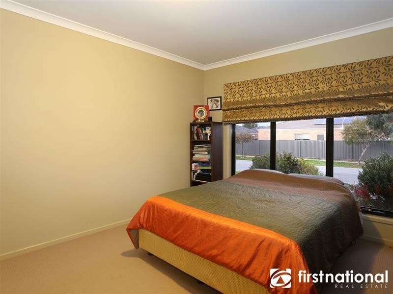 24 Perry Circuit, Cranbourne North VIC 3977