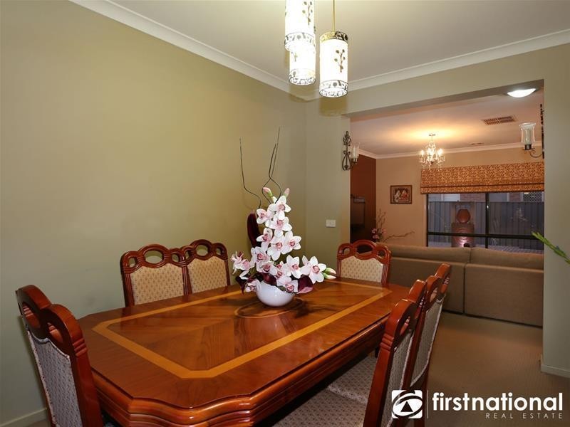 24 Perry Circuit, Cranbourne North VIC 3977