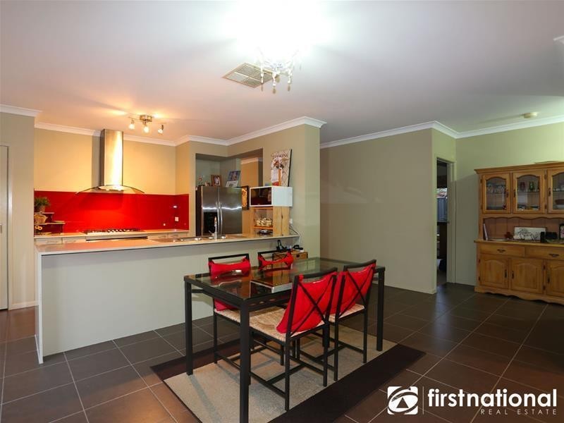 24 Perry Circuit, Cranbourne North VIC 3977
