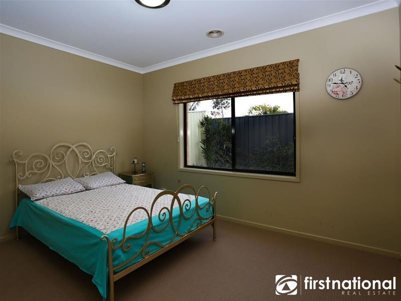 24 Perry Circuit, Cranbourne North VIC 3977