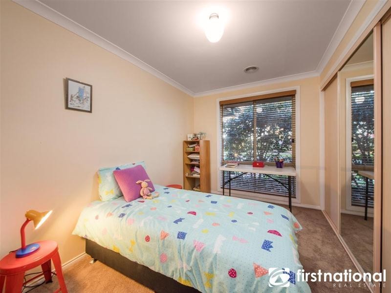 1 Renwarl Close, Berwick VIC 3806