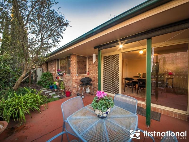 1 Renwarl Close, Berwick VIC 3806