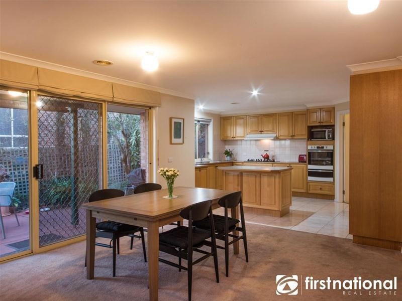 1 Renwarl Close, Berwick VIC 3806